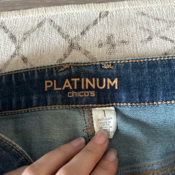 Chicos Blue Women's Jeans size 1 straight leg - Picture 4 of 4